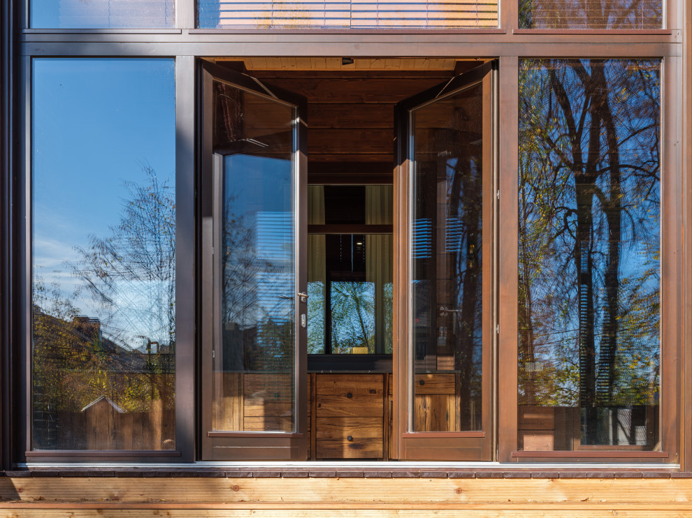 Остекление дома, веранды и гаража деревянными окна из сосны