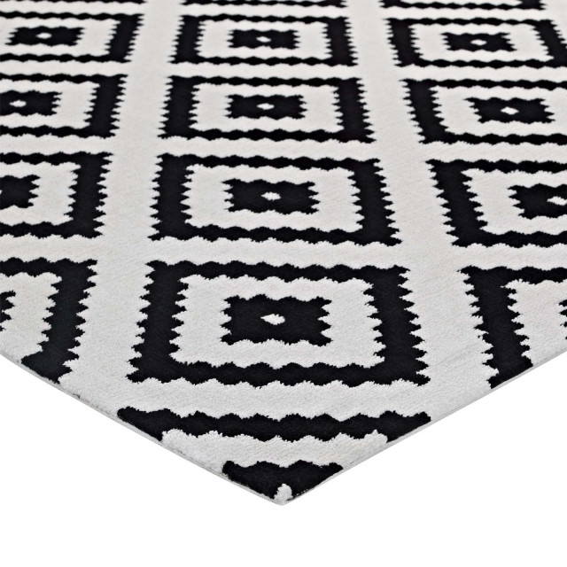 Black and White Alika Abstract Diamond Trellis 8x10 Area Rug
