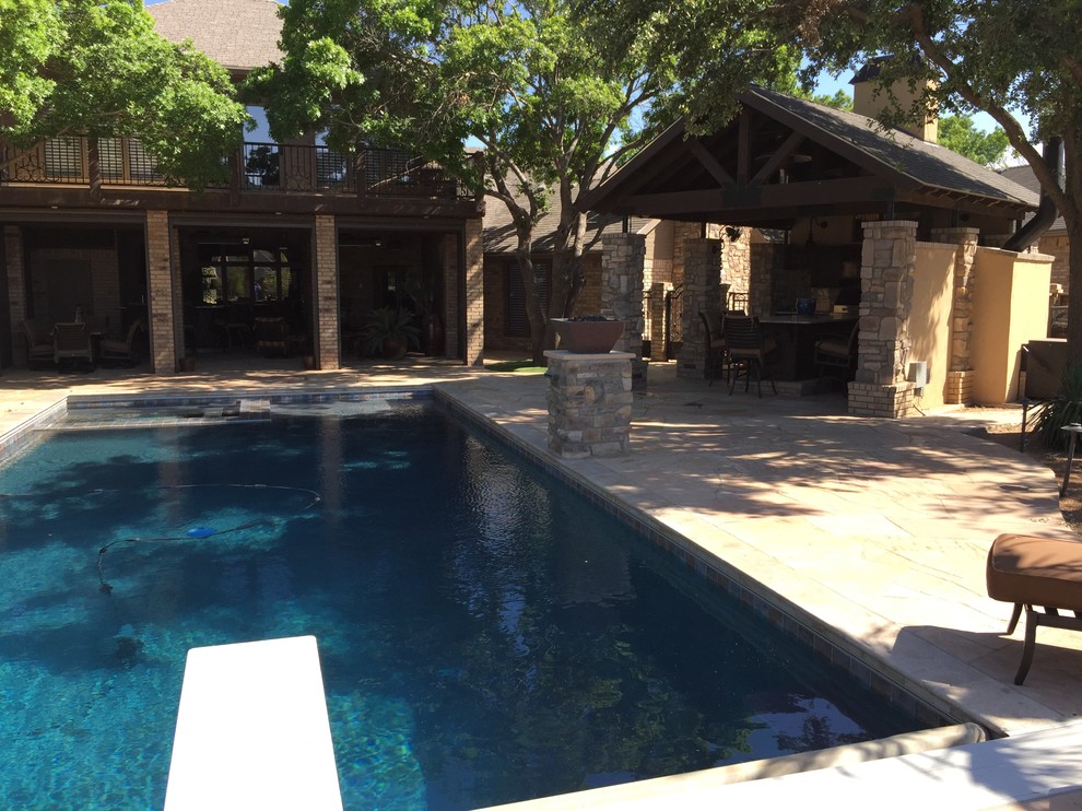 Example of a mountain style pool design in Austin