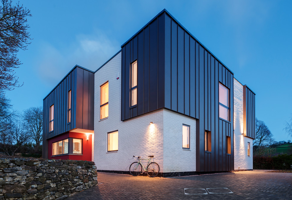 This is an example of a modern exterior in Devon.