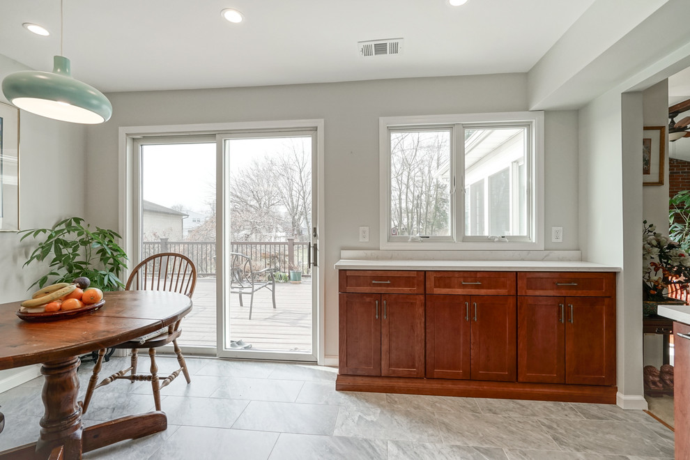 Inspiration for a mid-sized transitional home design remodel in Philadelphia
