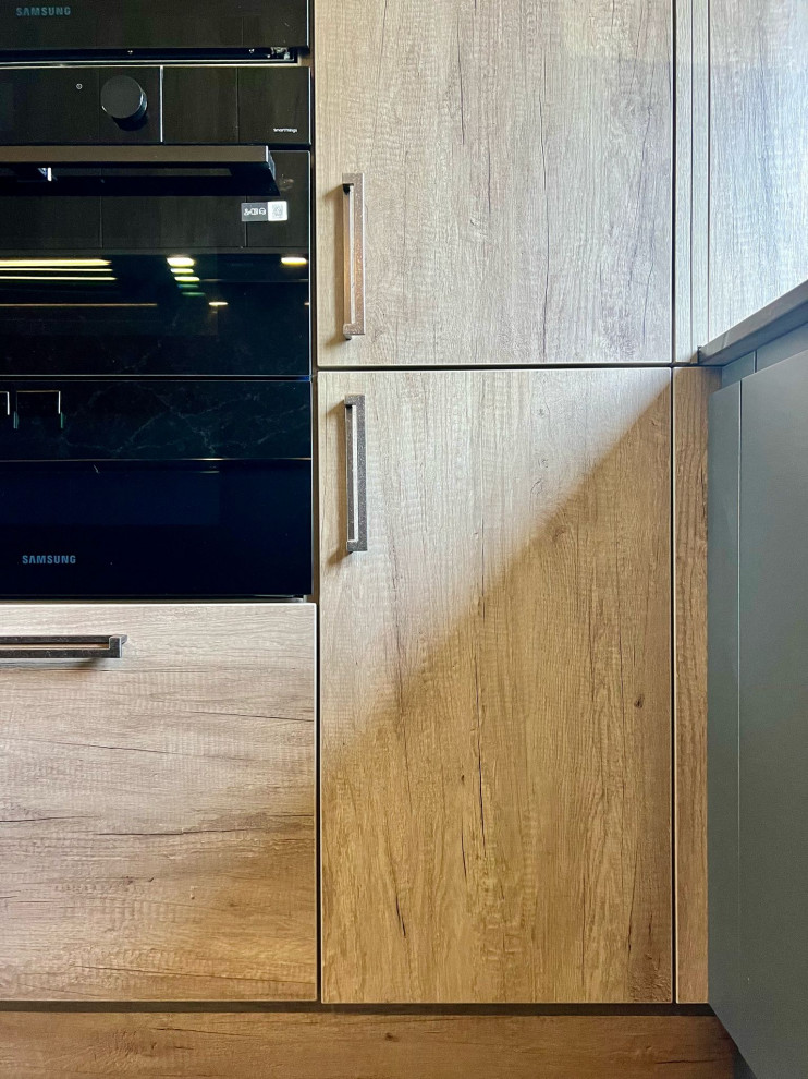 The Hinckley Kitchen - Volpi True Handleless - RRP £30,500 - Luxe Price £25,000