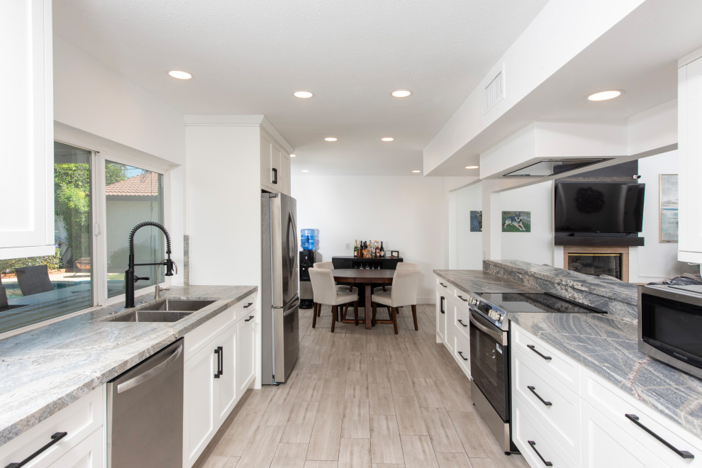 Kitchen - kitchen idea in Phoenix