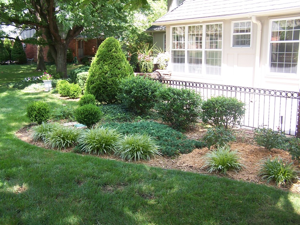 Kansas City Landscaping - Traditional - Landscape - Kansas City - by ...