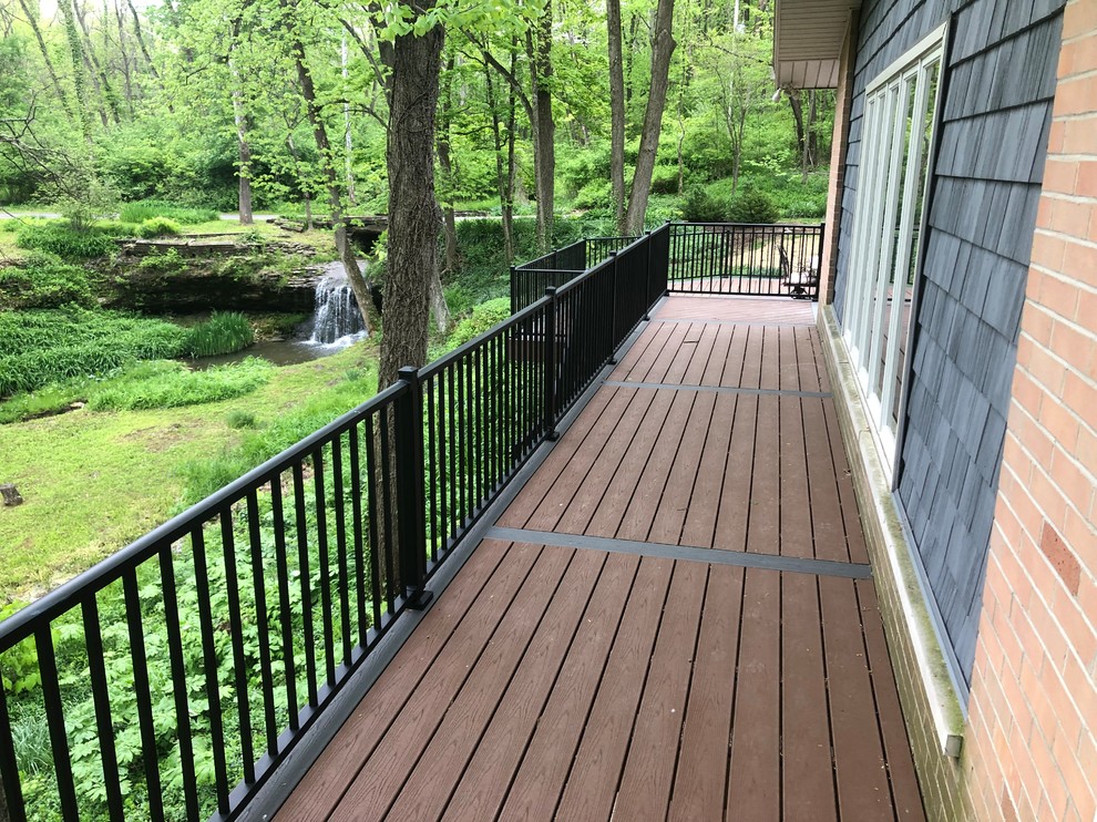 Inspiration for a large contemporary side yard deck remodel
