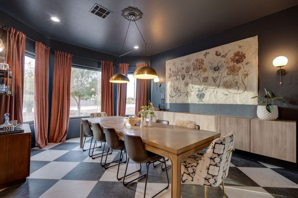 Idee per una sala da pranzo moderna di medie dimensioni con pareti nere e pavimento con piastrelle in ceramica