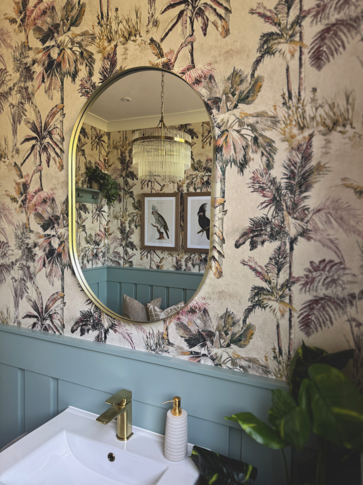 Photo of a traditional cloakroom in West Midlands.