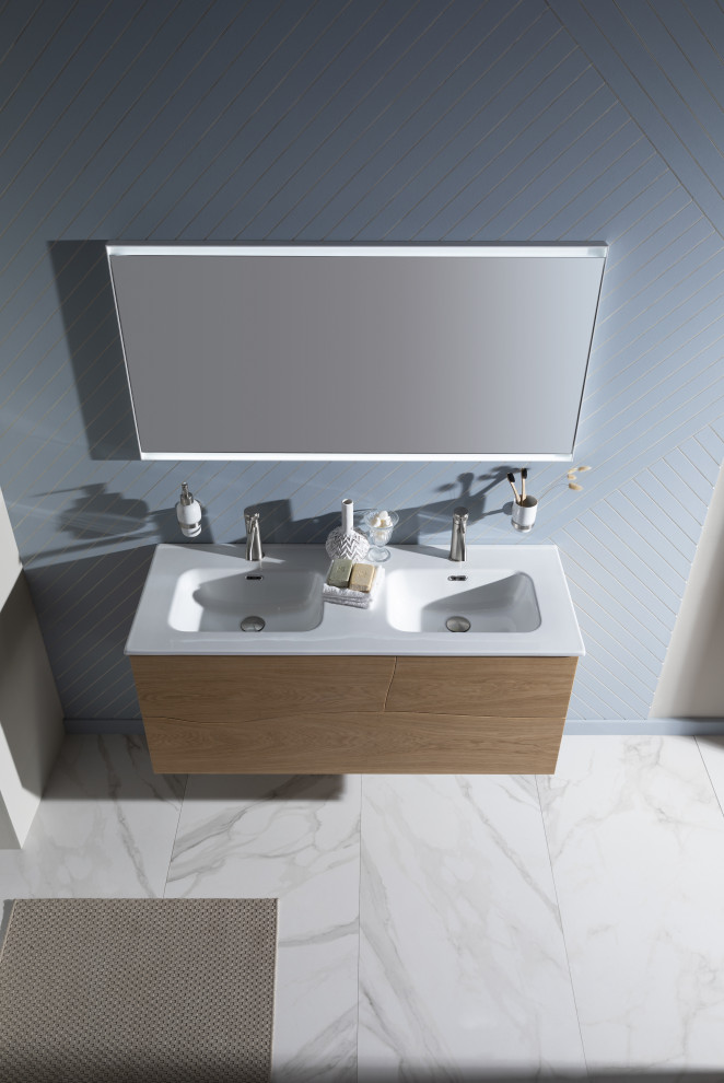 Ванная в бело-голубых тонах