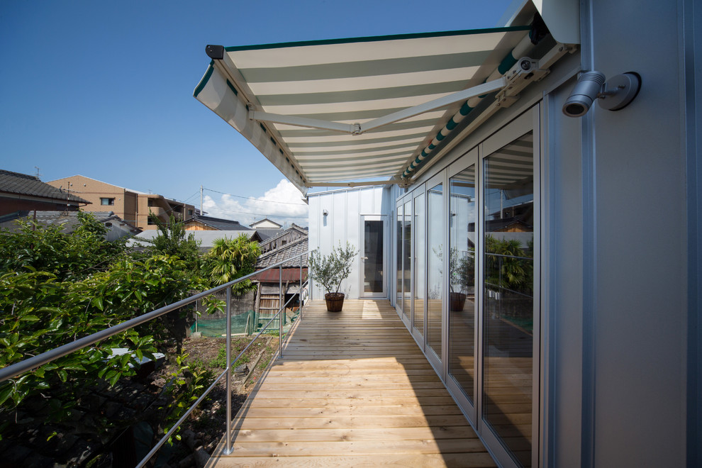 Small asian balcony deck photo