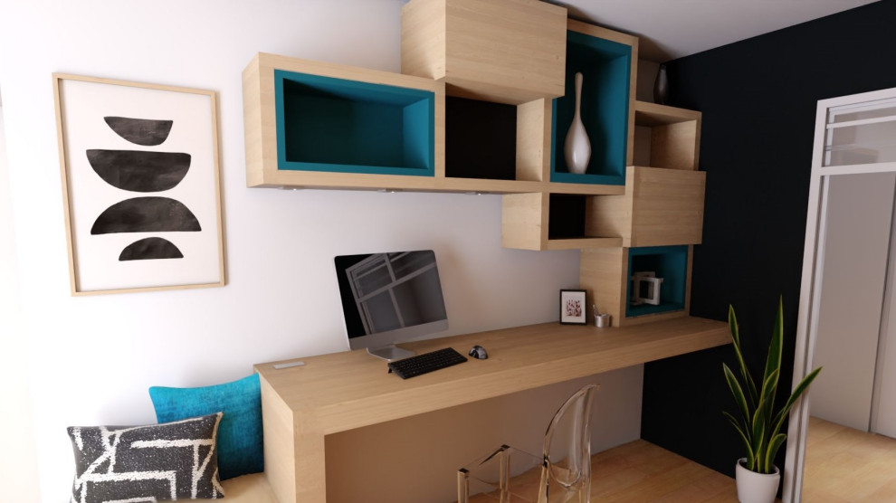 Exemple d'un petit bureau tendance avec un mur bleu, parquet clair et un bureau indépendant.