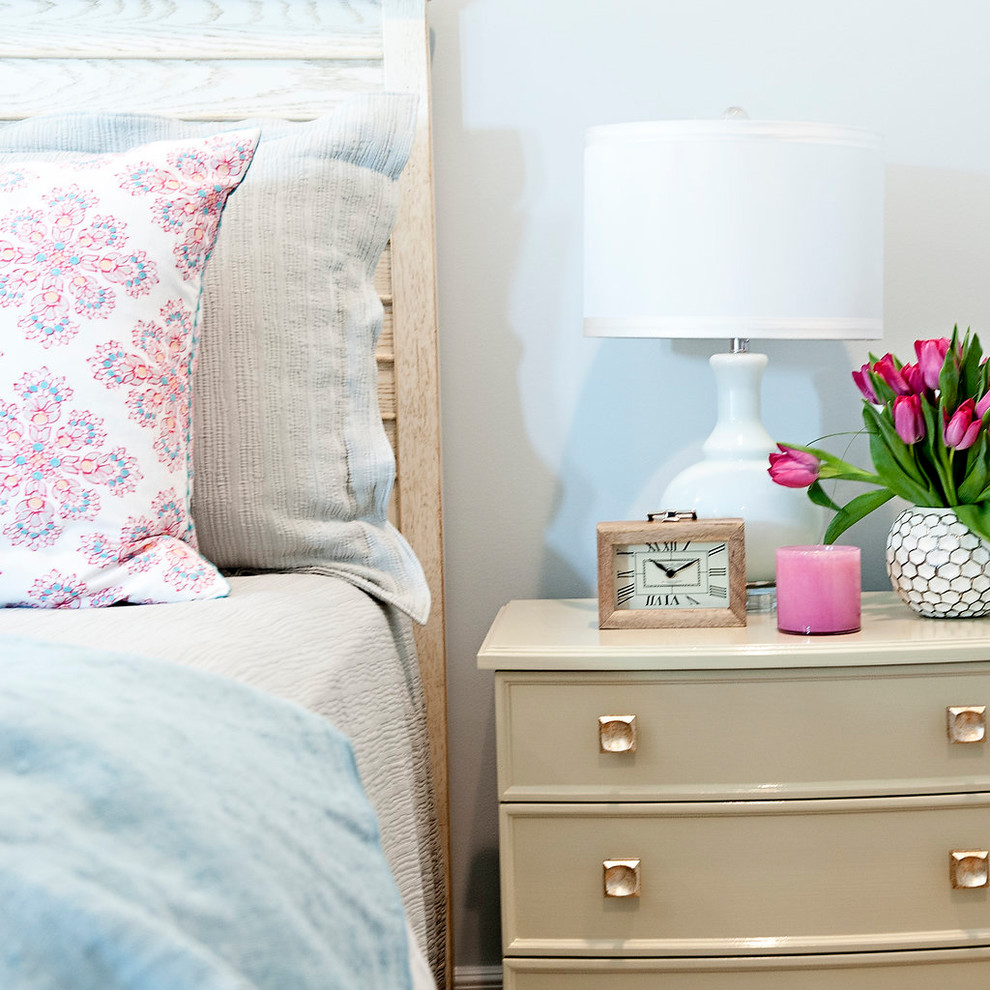 Inspiration for a transitional home design remodel in Charleston
