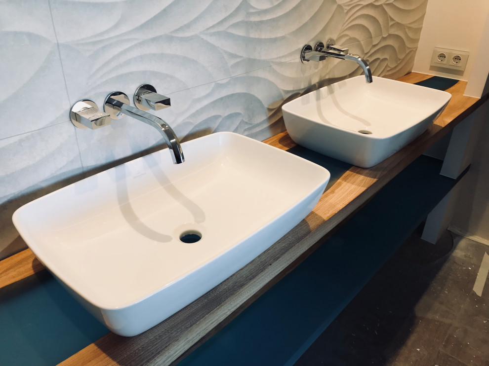 Консоли из слэбов и полимеров в ванную комнату