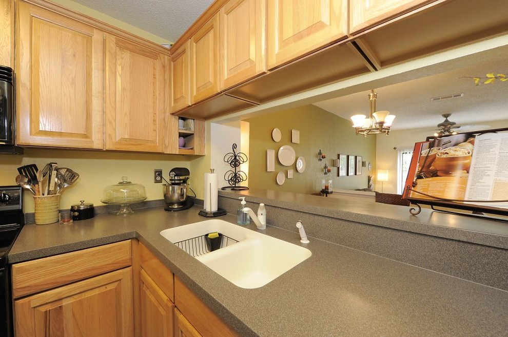 Inspiration for a transitional kitchen remodel in Austin