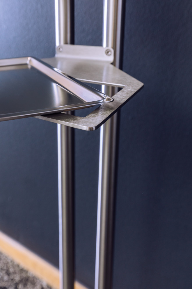 Диспенсер для антисептика, напольный. Материалы: латунь и нержавеющая сталь!