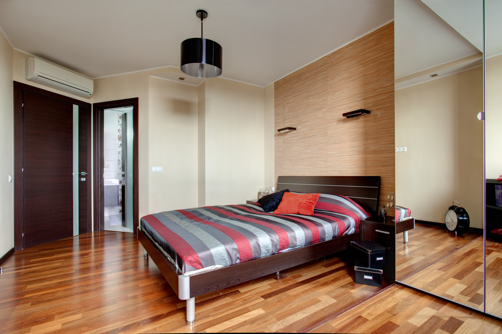 Театральность, динамика и игра контрастов