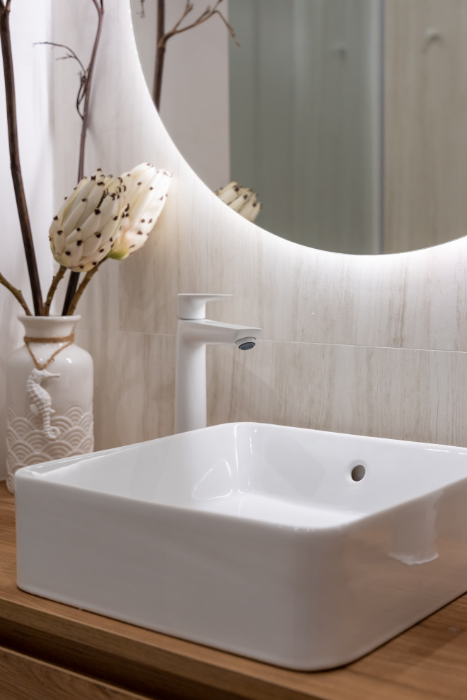 Atico "capricho" con algunos muebles de familia.