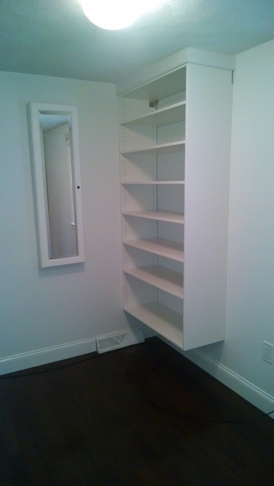 This is an example of a transitional storage and wardrobe in Manchester.