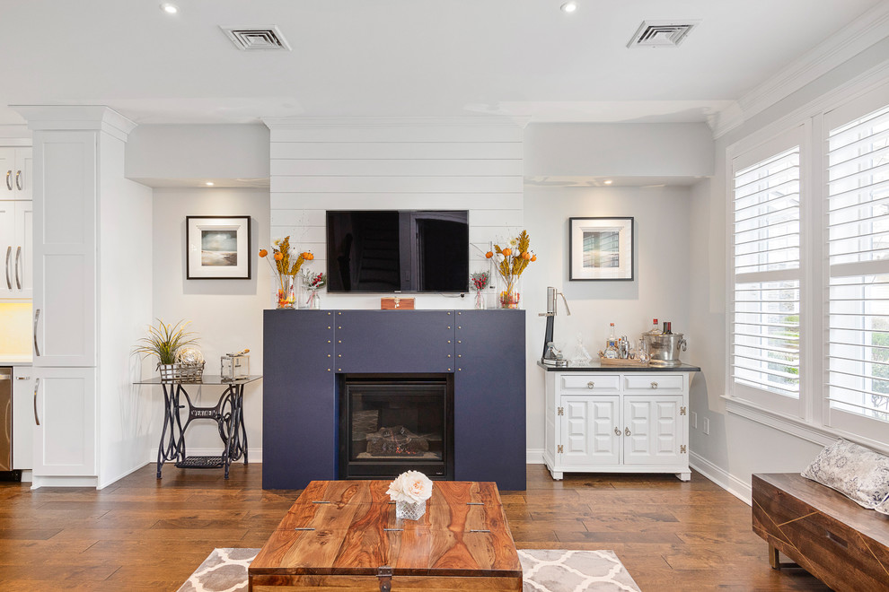 Design ideas for a transitional living room in Boston.