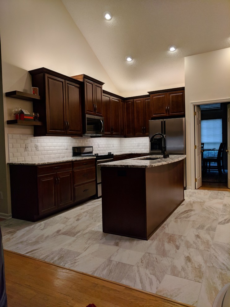 Transitional home design photo in Charlotte