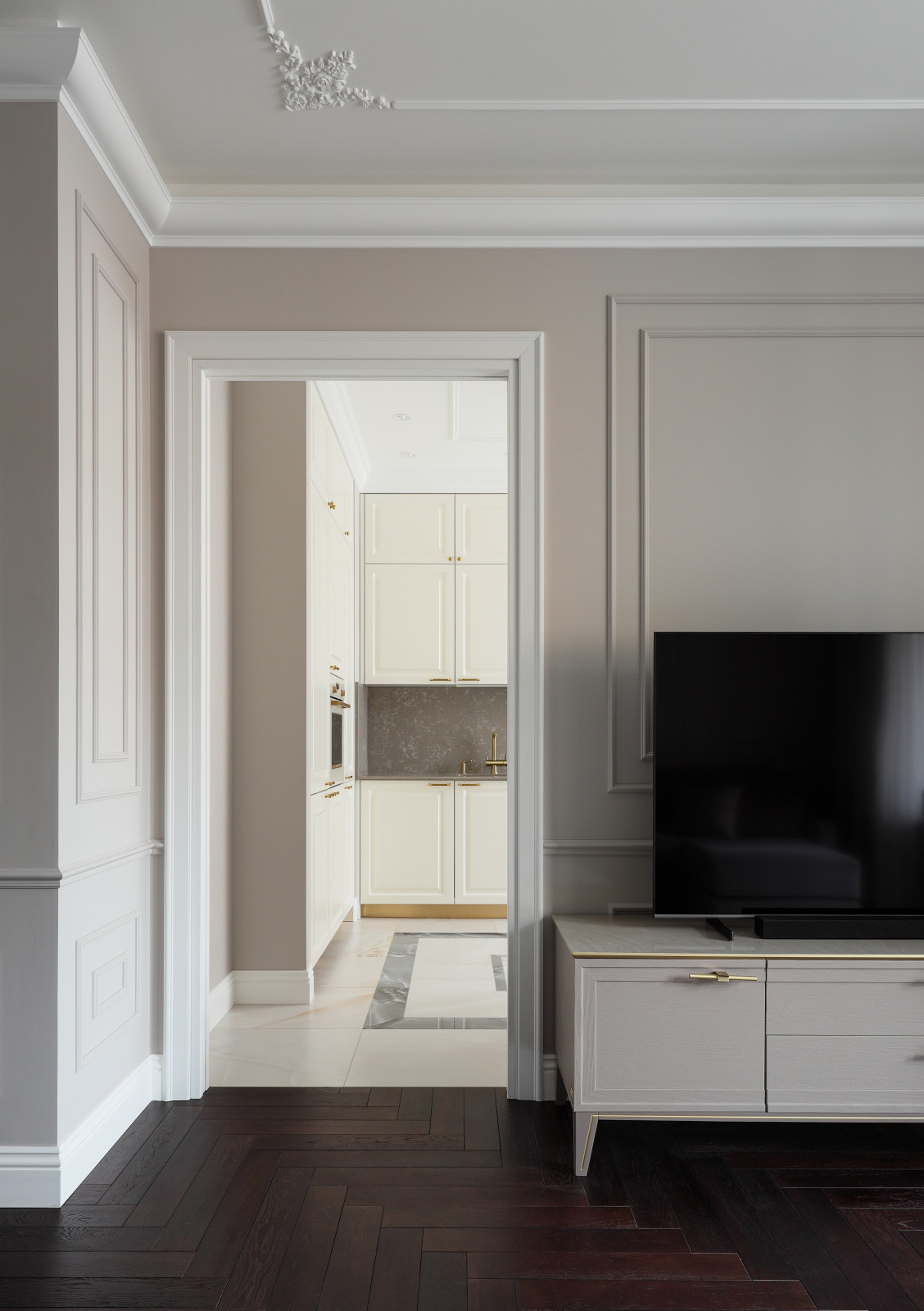 Реализованный дизайн-проект квартиры 90 кв.м.в стиле неоклассика