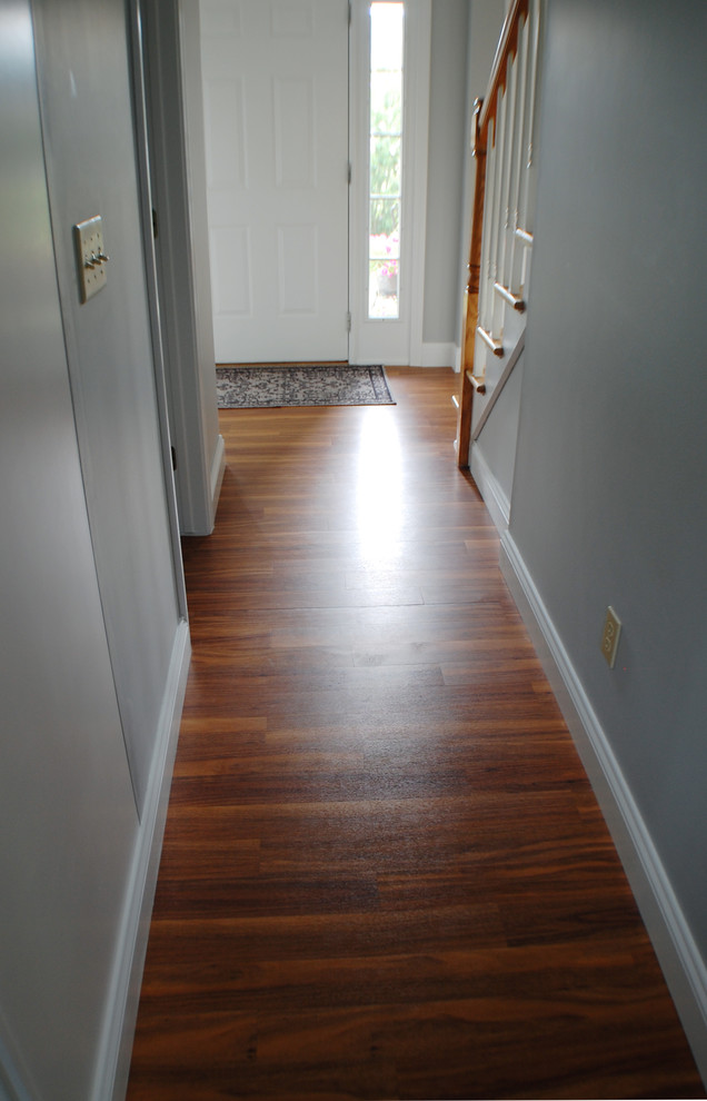 Home design - transitional home design idea in Bridgeport