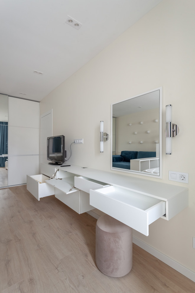 Навесная консольная конструкция для гостиной