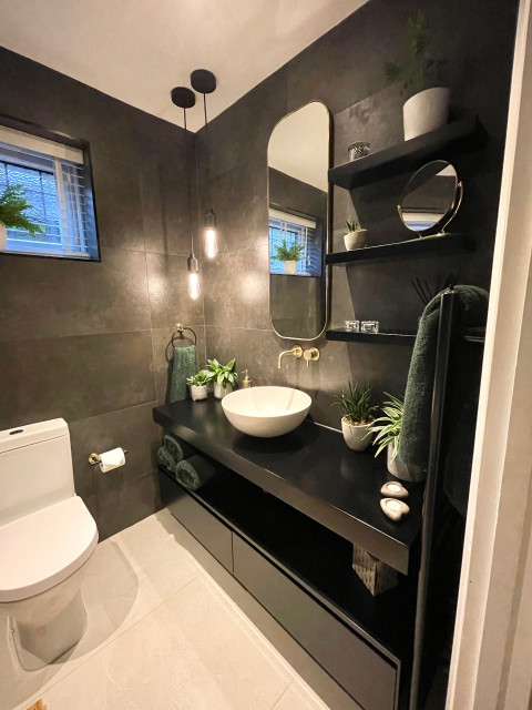 Bricket Wood Hertfordshire Main Bathroom modern-bathroom