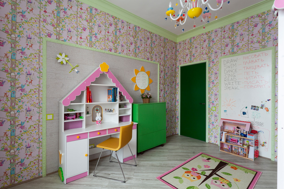 Photo of an eclectic kids' bedroom for girls in Moscow with multi-coloured walls and grey floor.