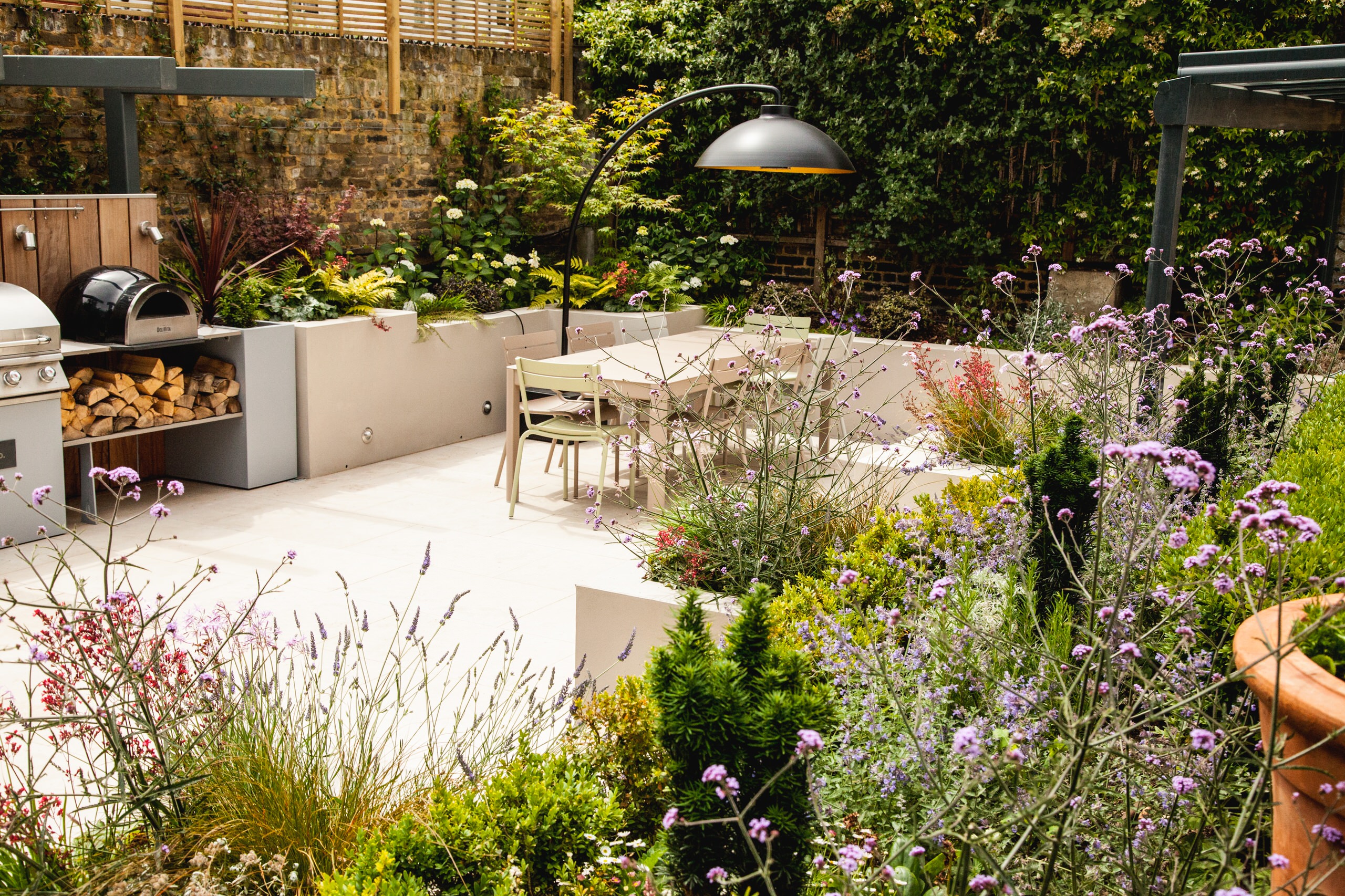 Garden Tour: A Spacious City Plot With a Secret Garden Feel | Houzz UK