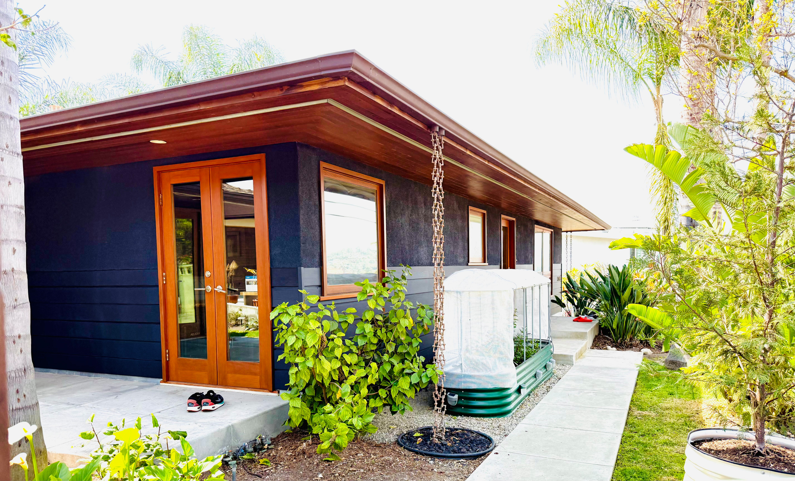 Montecito Heights | Black California Rancher Home