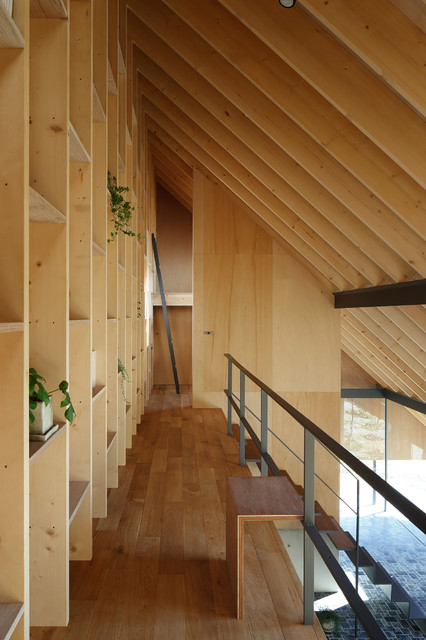 eaves house contemporaneo-recibidor-y-pasillo