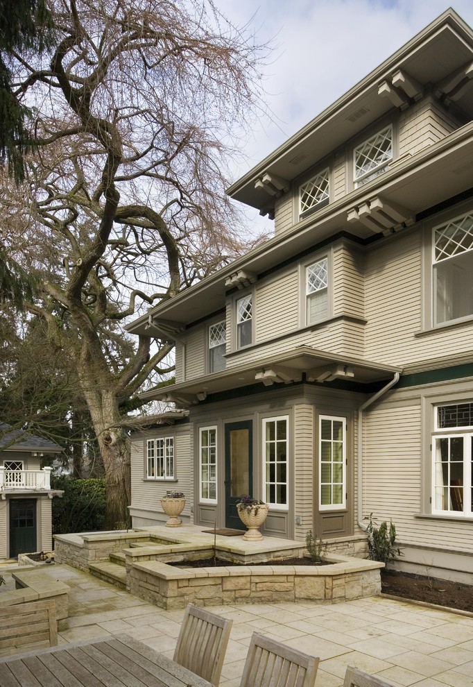 Traditional home design in Seattle.