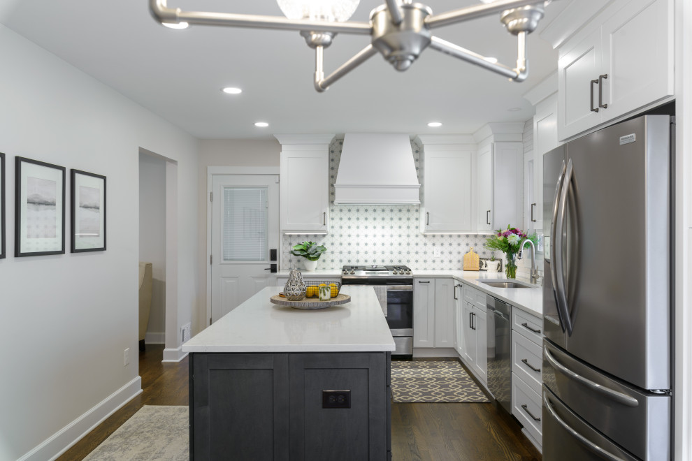 Example of a transitional home design design in Atlanta