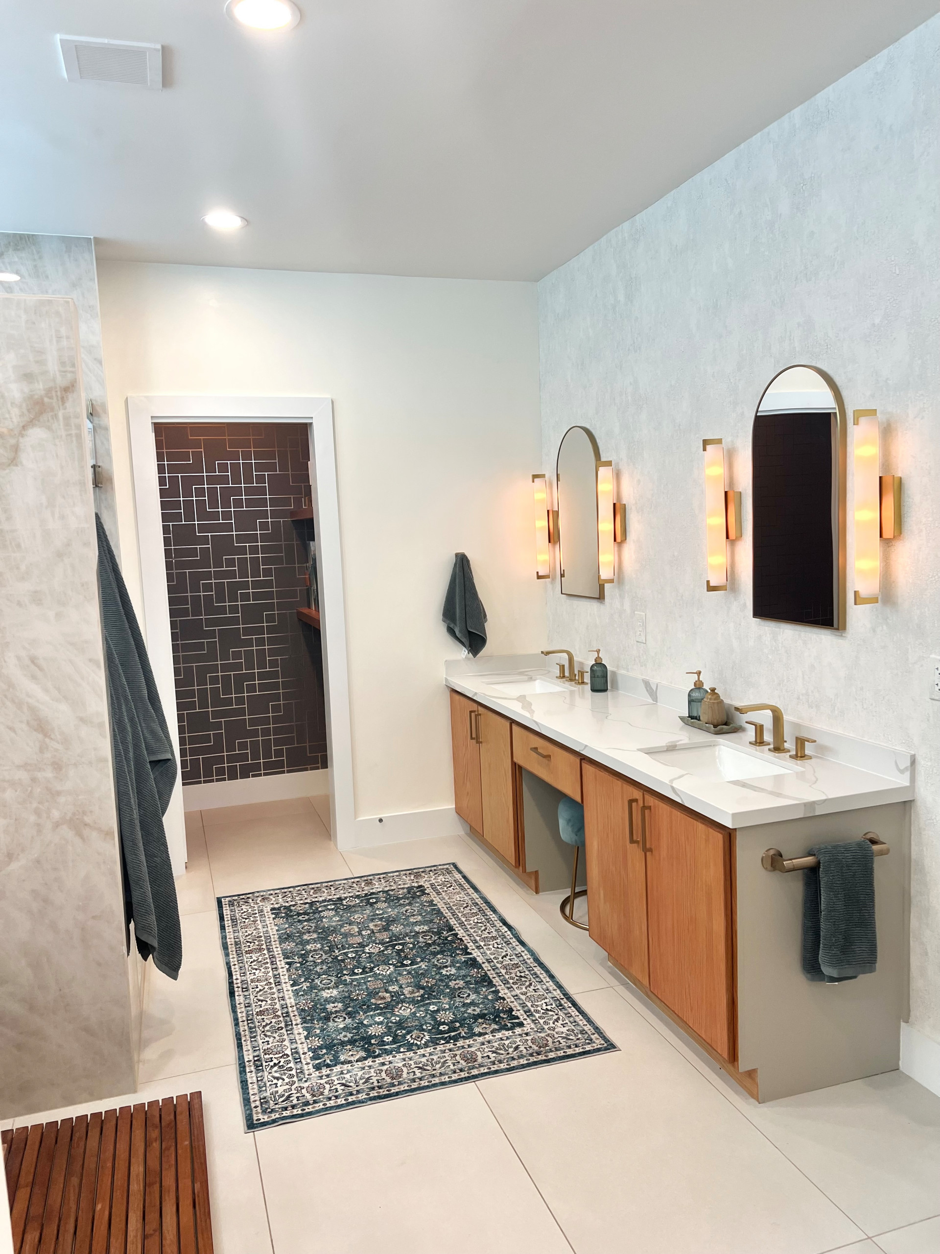 Museum District Primary Bath