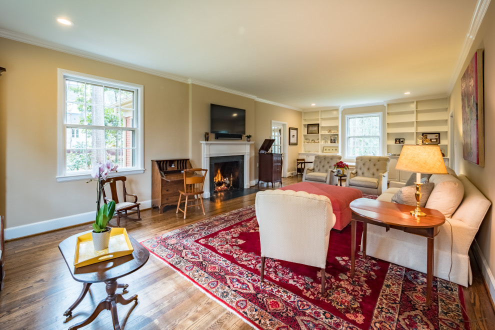 Home design - transitional home design idea in Raleigh