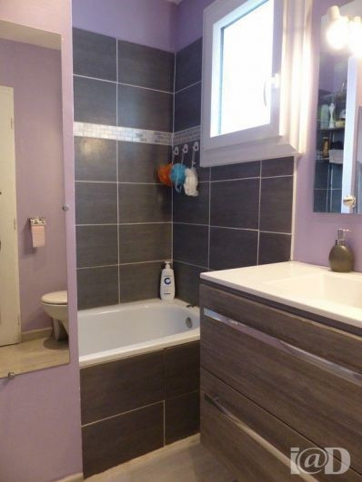 Relooking d'une salle de bain : ambiance exotique et tonique