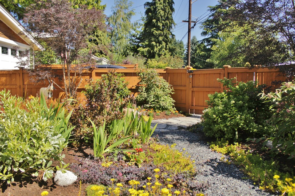 Seattle Yard Undergoes a Transformation Traditional Landscape