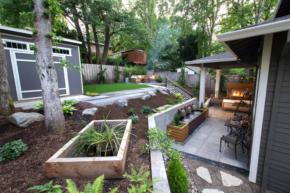 Inspiration for a transitional landscaping in Portland.