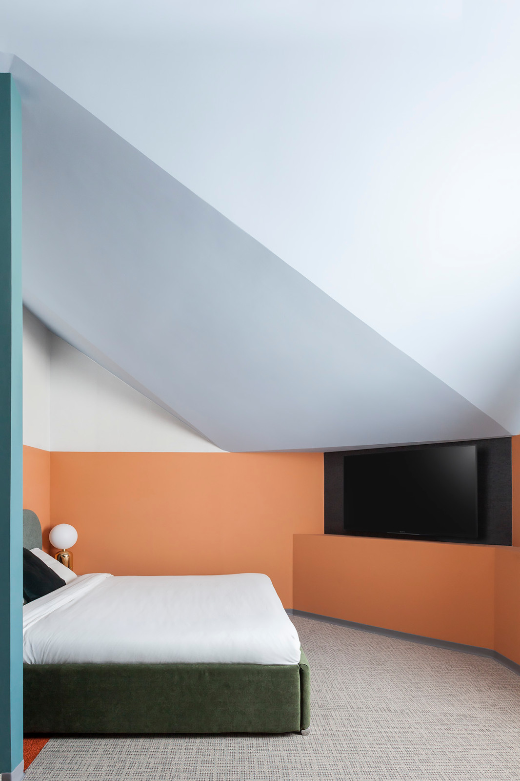 Красочные двухэтажные аппартаменты