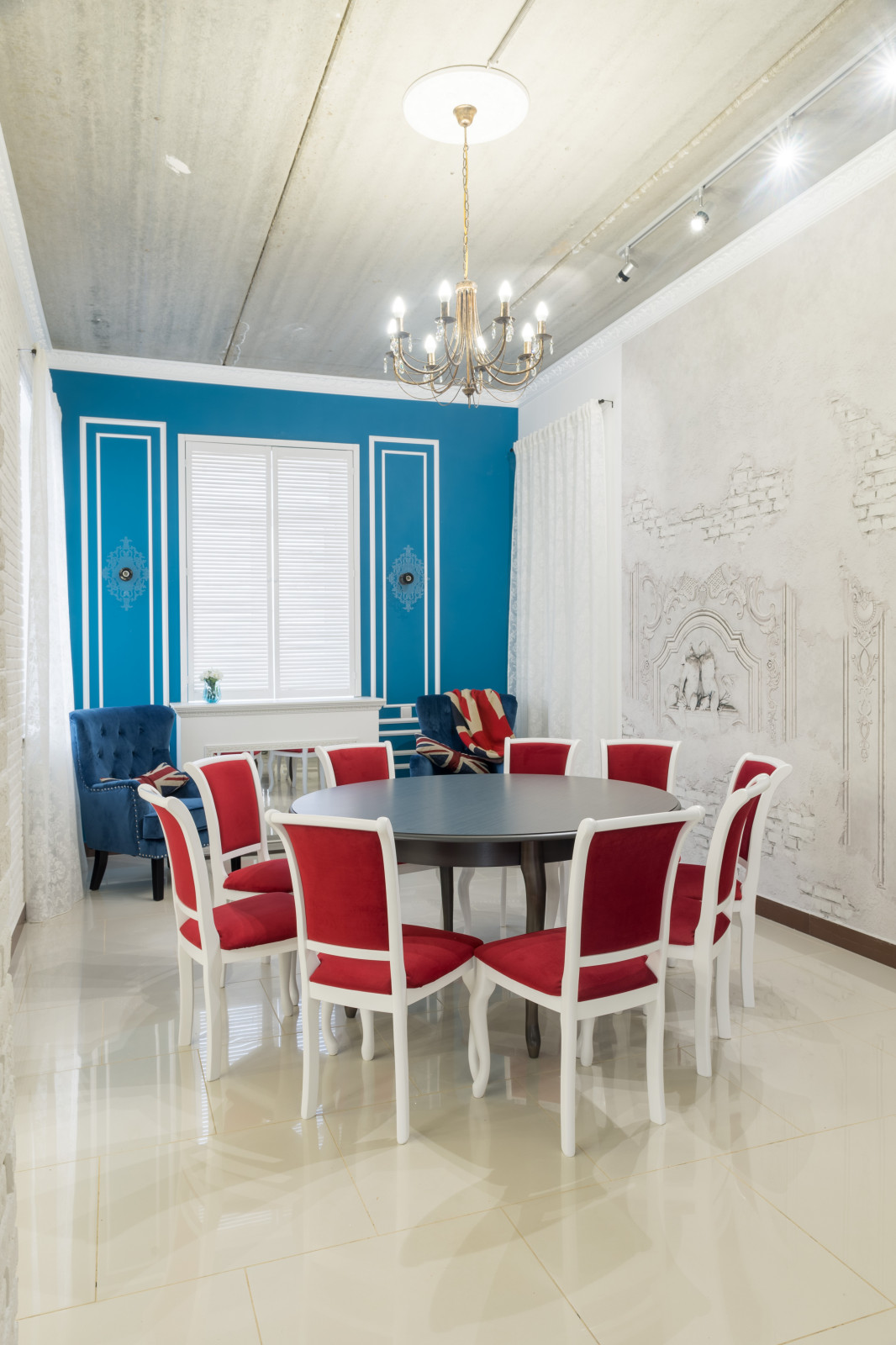 АТМОСФЕРНОЕ ПРОСТРАНСТВО BLOOM