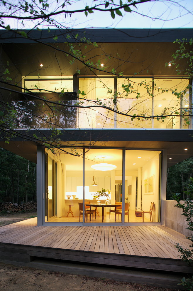 Design ideas for a modern verandah in New York.