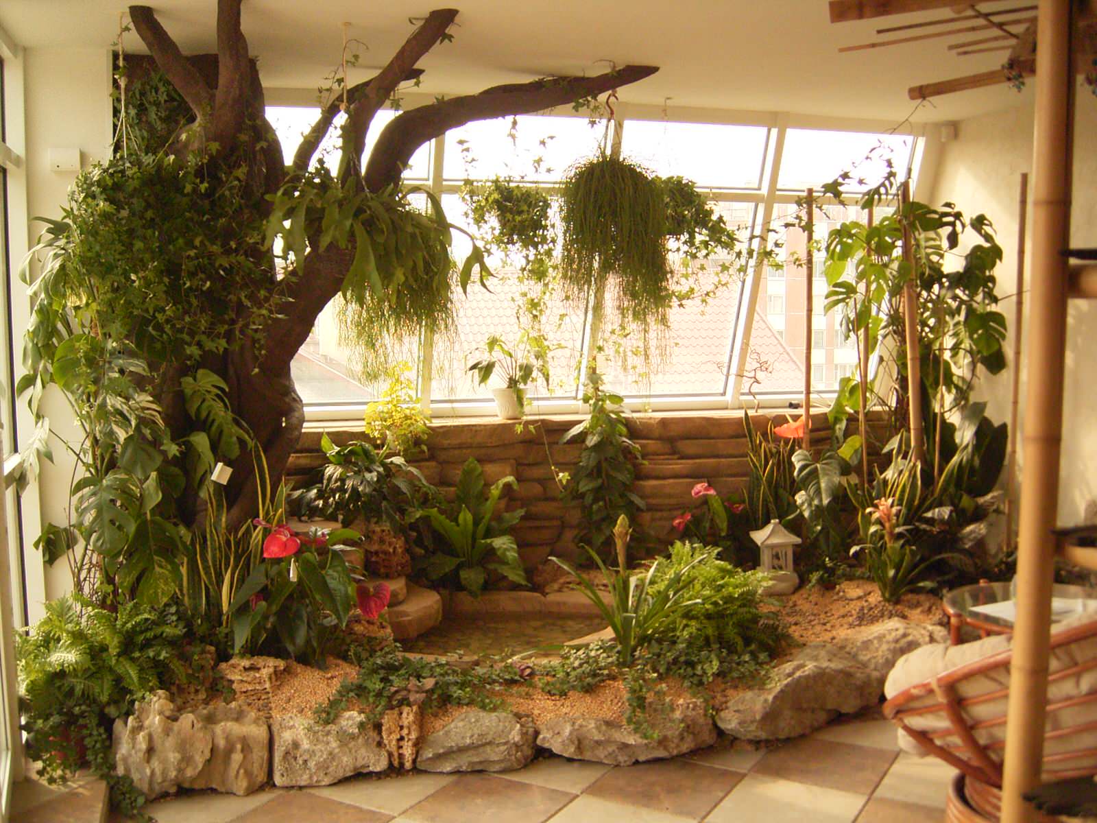 Дизайн участка в городской среде : таун-хауз в Коломягах