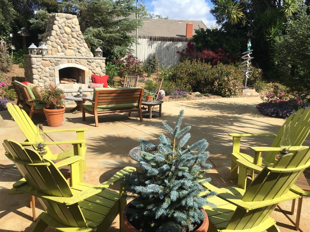 Inspiration for a rustic landscaping in San Diego.