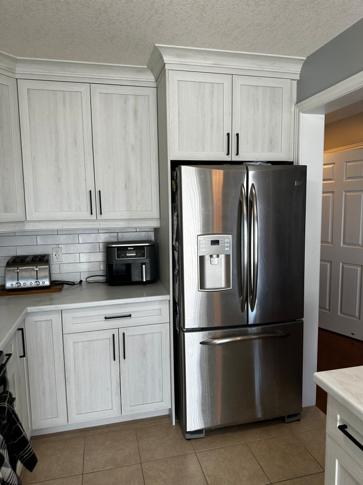 Evans Blvd - Traditional Kitchen Remodel - London, ON