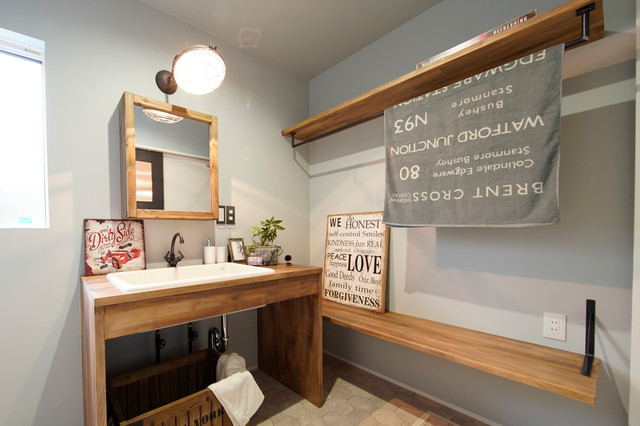 本物の質感を楽しむカリフォルニアスタイルの住まい - ミッド