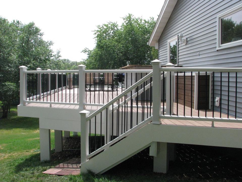 Transitional patio photo in Minneapolis
