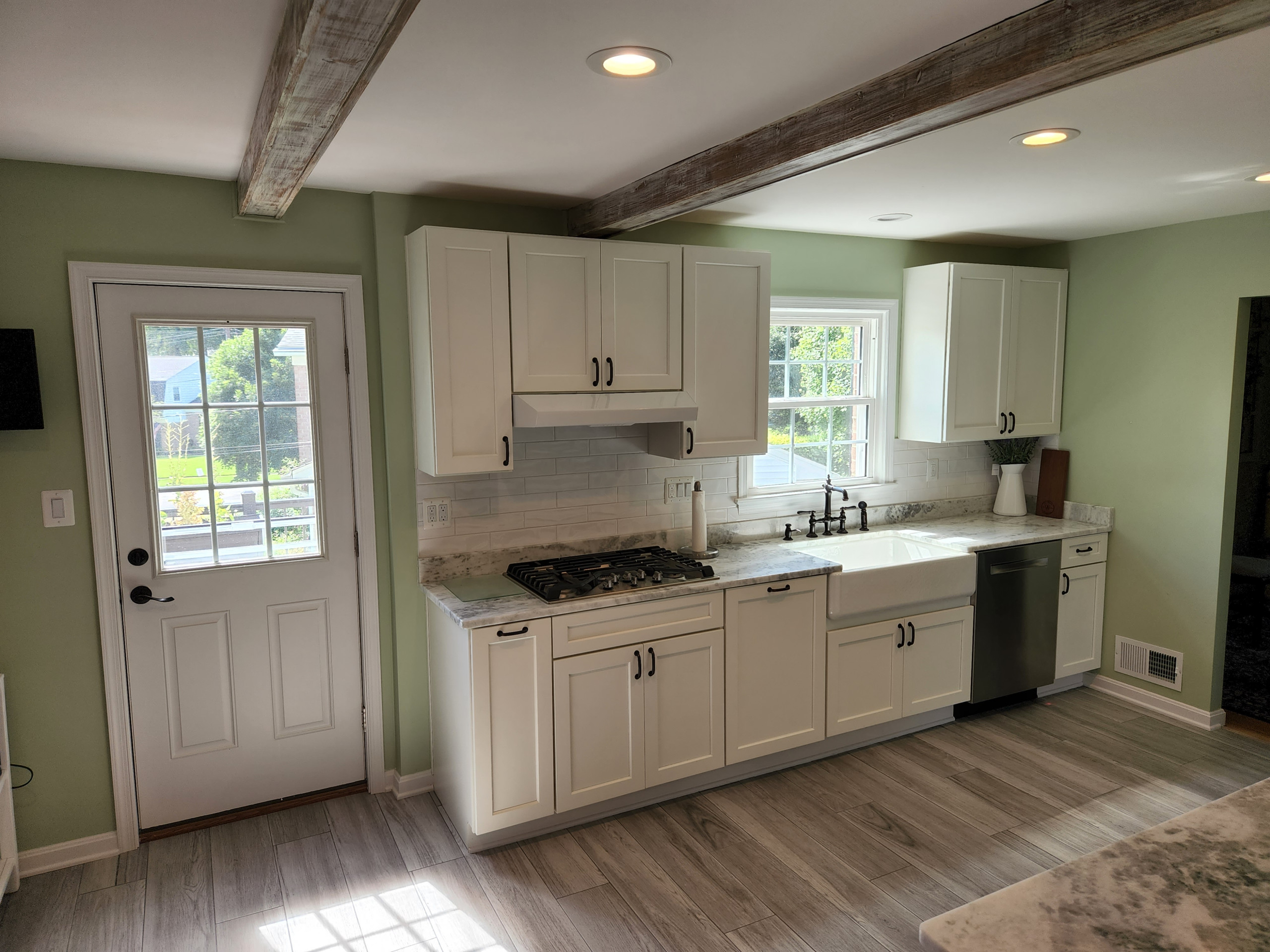 White Potomac Kitchen