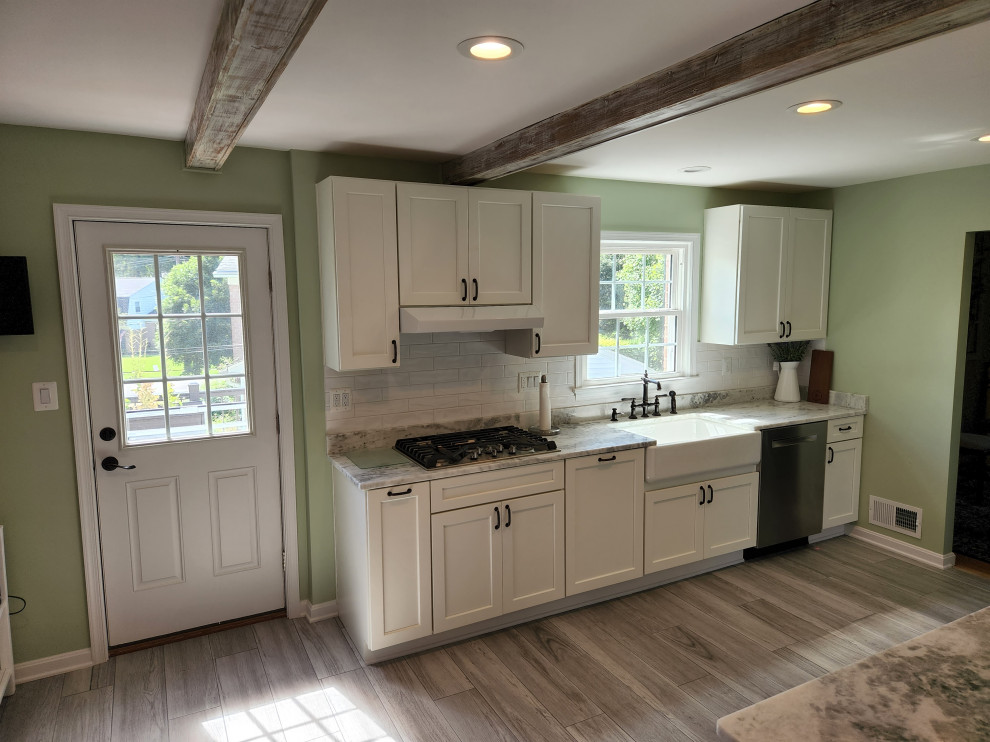 White Potomac Kitchen