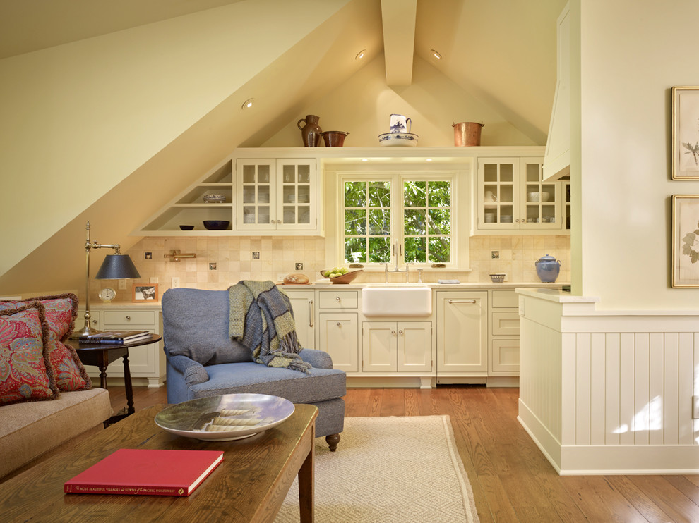 Example of a classic kitchen design in Seattle