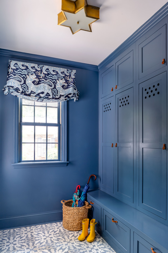 Inspiration for a transitional entryway remodel in Atlanta